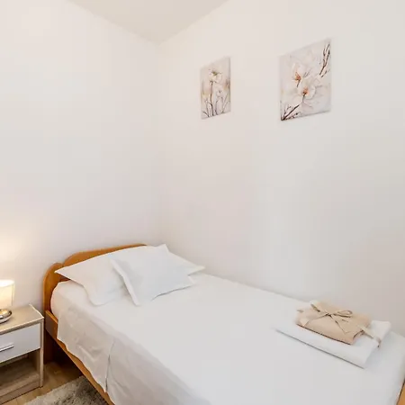 Apartment Cvita *