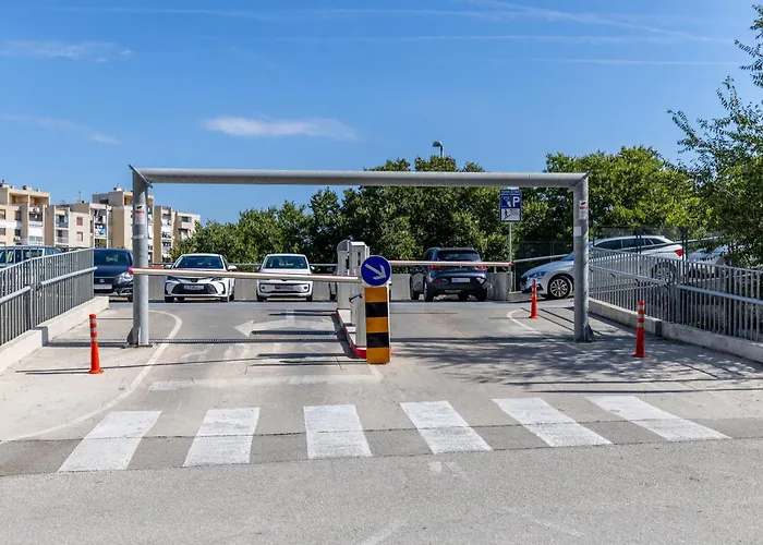Cvita * Split